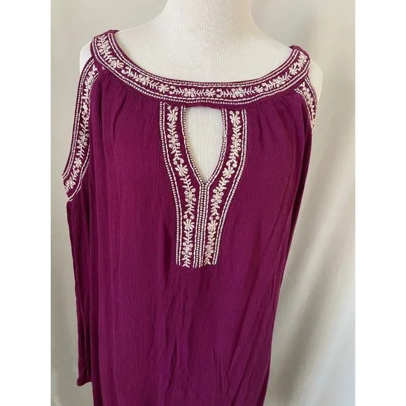 Time & Tru Plum Purple Cold-Shoulder Keyhole Embroider Trim Textured Midi Dress - Picture 3 of 12